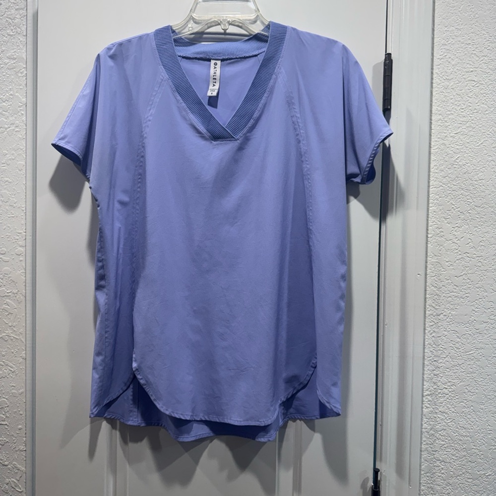 Athleta Women's Light Blue V-Neck Top small